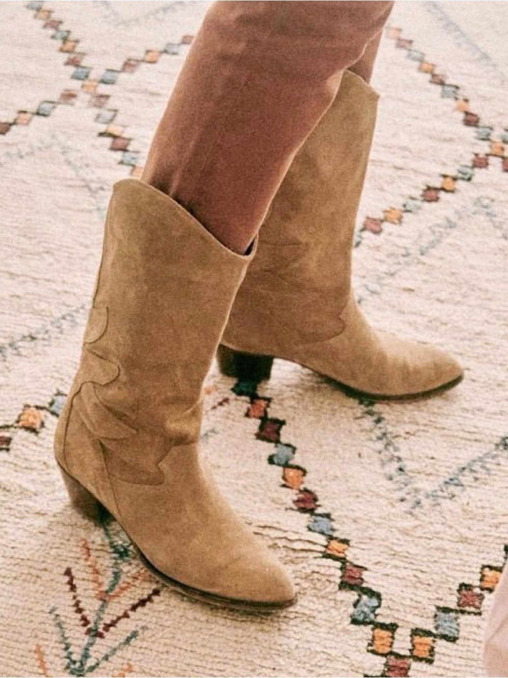 Sezane Phoenix boots in tan suede - size US 8 or EU 39 - EUC